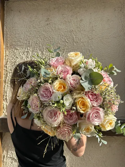 Bouquet de roses mélangées — création florale
